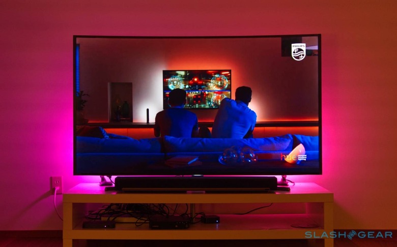 Sync the lights with your TV content - Philips Hue Play HDMI Sync