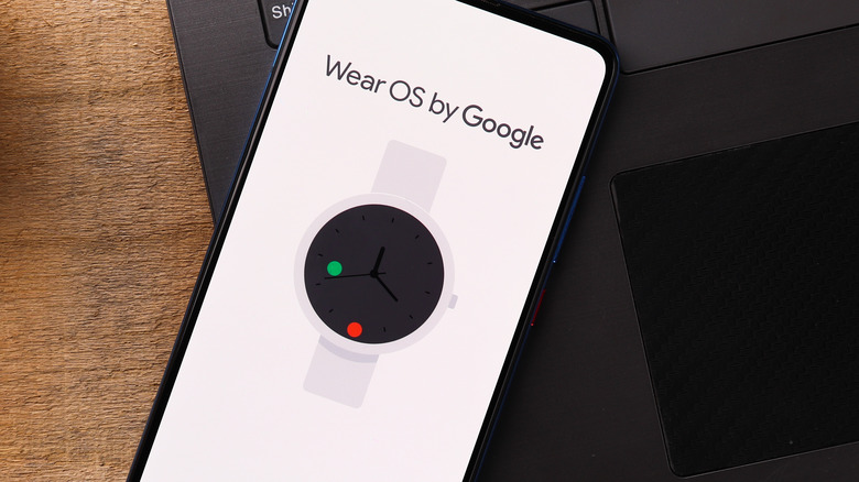 Google WearOS illustration smartphone