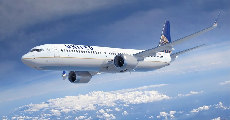 United 737