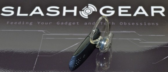 Geweldig Bestaan vertel het me Plantronics M100 Bluetooth Headset Review - SlashGear