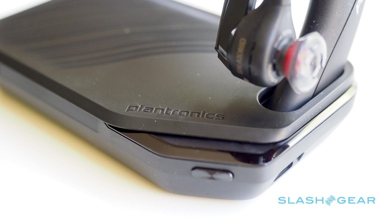 plantronics voyager 5200 vs 5200 uc