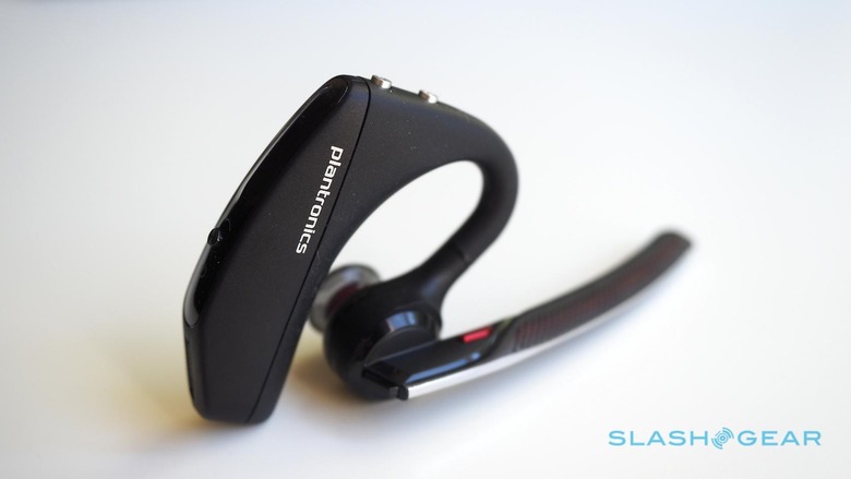 plantronics voyager legend vs plantronics voyager 5200 specs