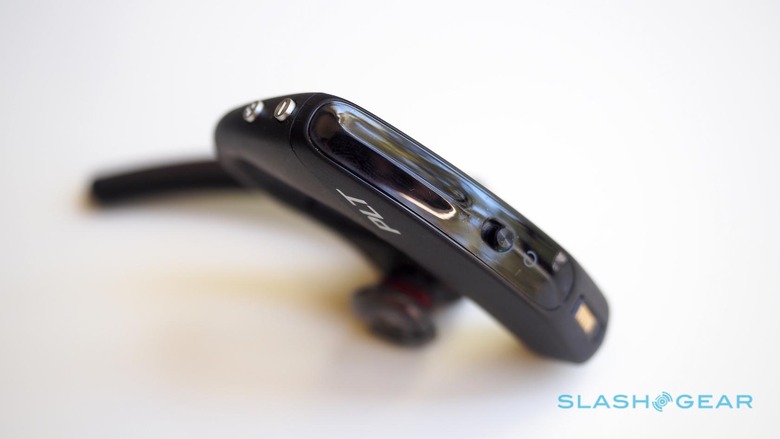 plantronics voyager 5200 vs 5200 uc