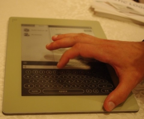 plastic_logic_e-book_demo_1