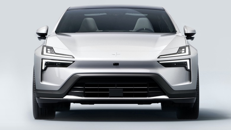 The front view of the Polestar 4.