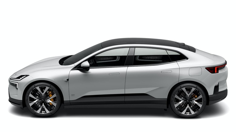 Side view of the Polestar 4