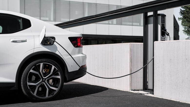 Polestar 2 carregando