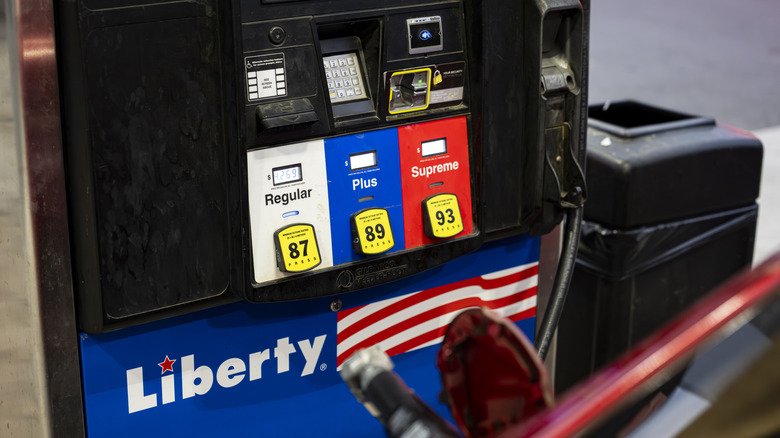 Gas pump with car filling up