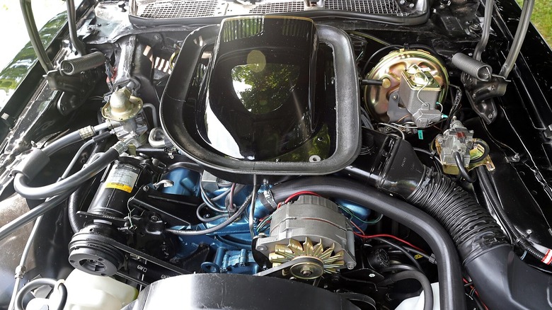 A Pontiac 400 in a 1976 Trans Am