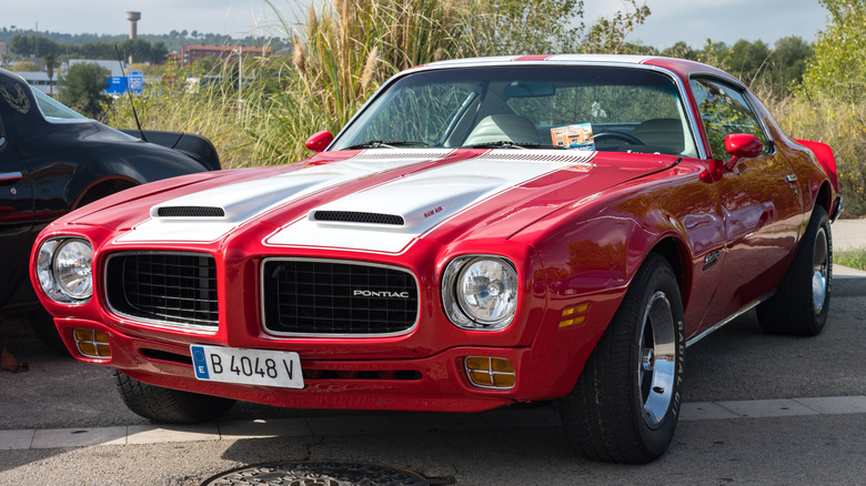 Front 3/4 view of second-generation Pontiac Firebird Formula