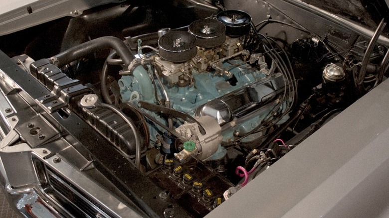 Tri-Power engine in a Pontiac LeMans GTO engine bay
