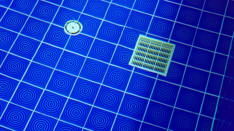 Close up of a filter and drain grid