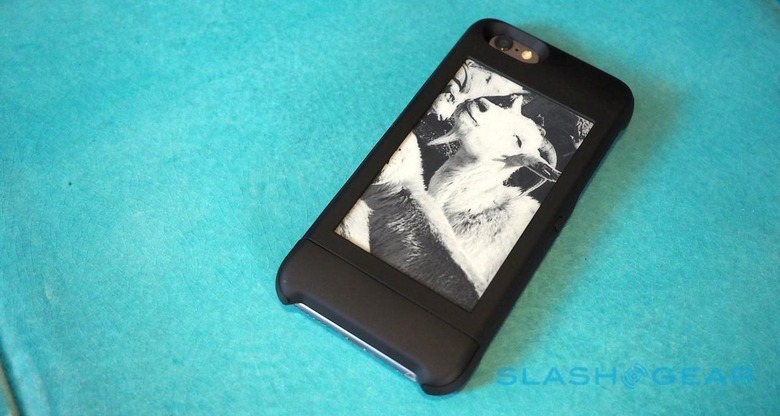 Inkcase Plus adds an E Ink screen to your Android smartphone