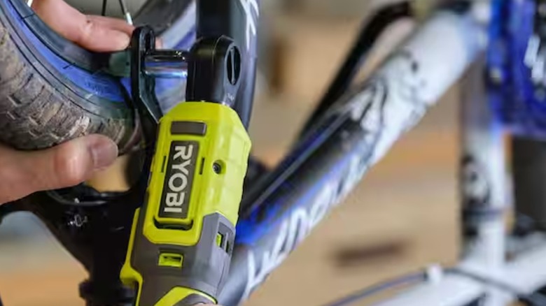 tightening bolt with Ryobi ratchet