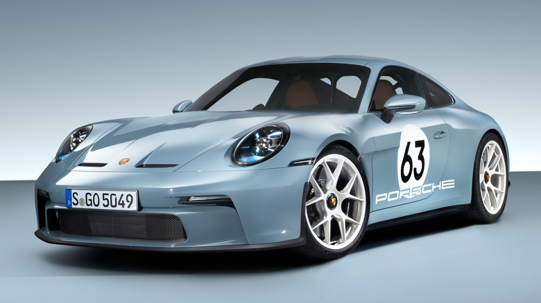 Porsche 911 S/T front end