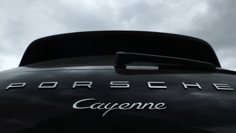 Porsche Cayenne logo rear end