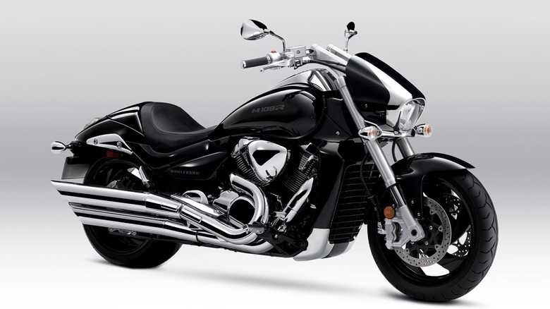 Suzuki M109R promotional image