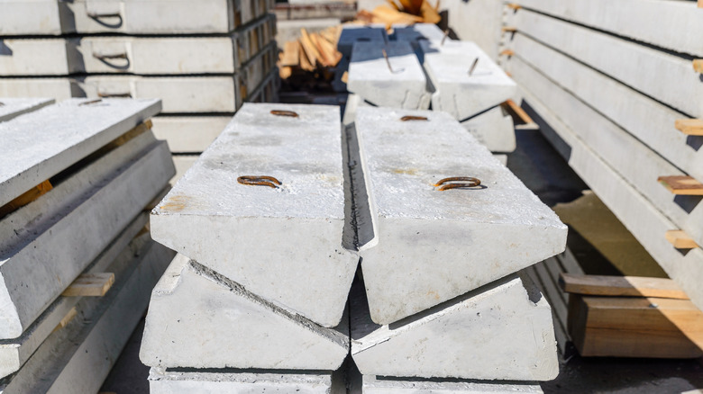 Building materials for precast concrete stair