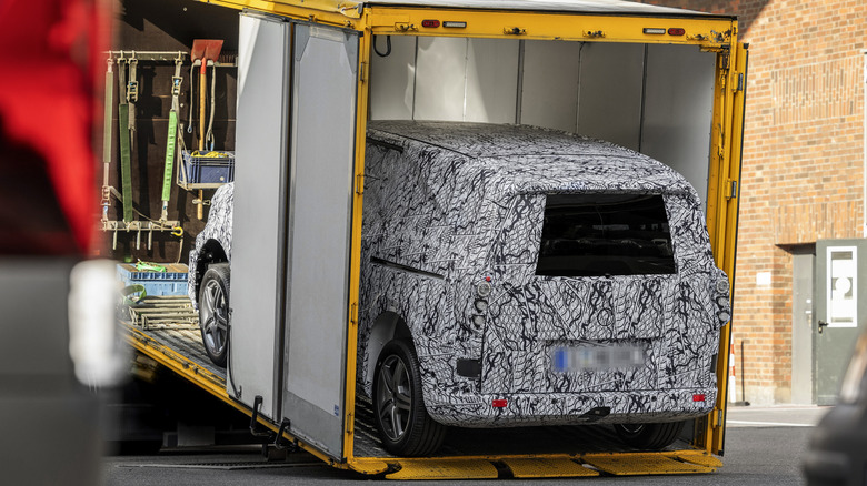 VAN.EA prototype being unloaded