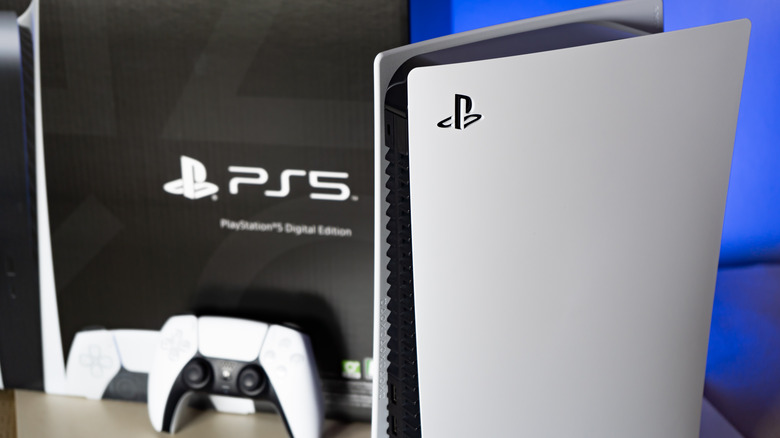 PS5 console, controller and box