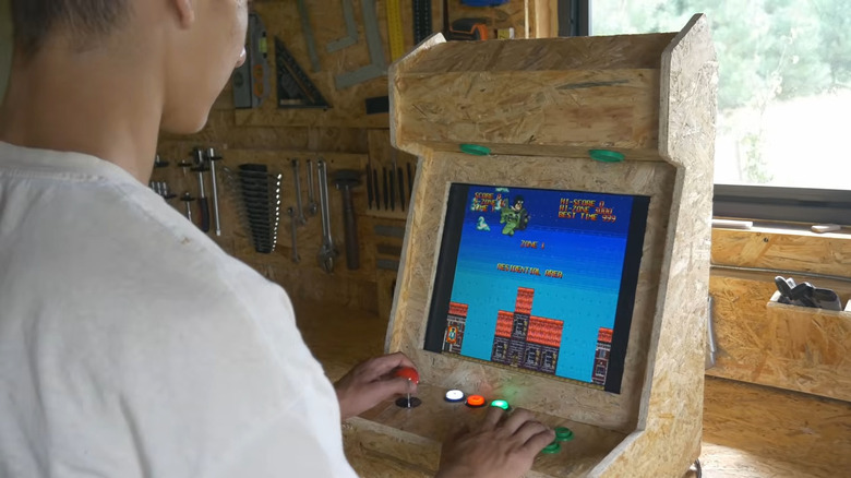 Bartop arcade machine
