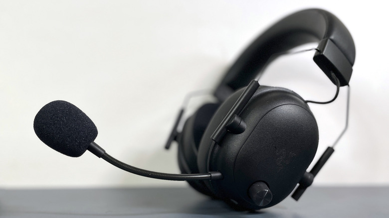 left side view of the BlackShark V2 HyperSpeed headphones