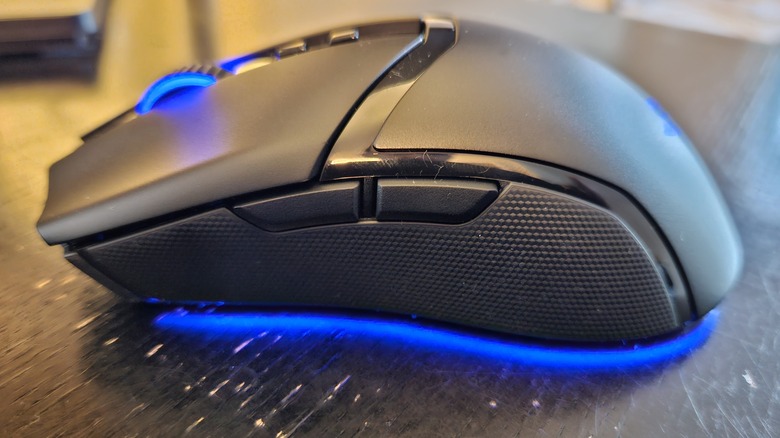Razer Cobra Pro side buttons
