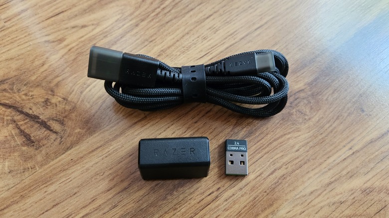 Razer Cobra Pro Cabo USB-C e dongle sem fio