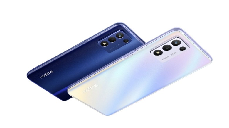 The Realme 9 SE smartphones showing its rear panel in two color options.