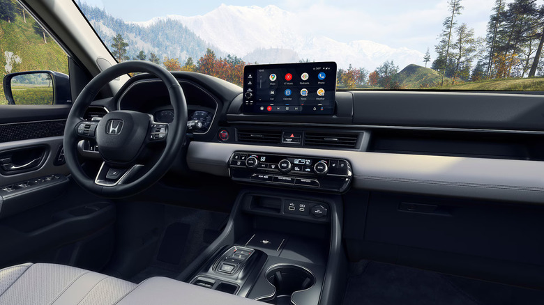 2025 Honda Pilot dashboard and infotainment system