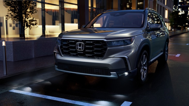 2025 Honda Pilot parked on a city street