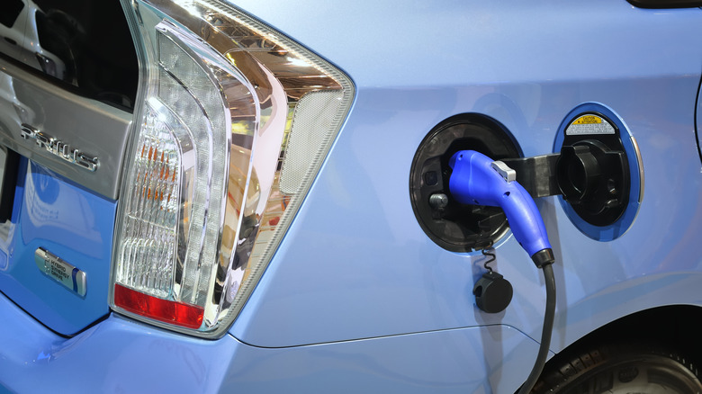 Prius power plug