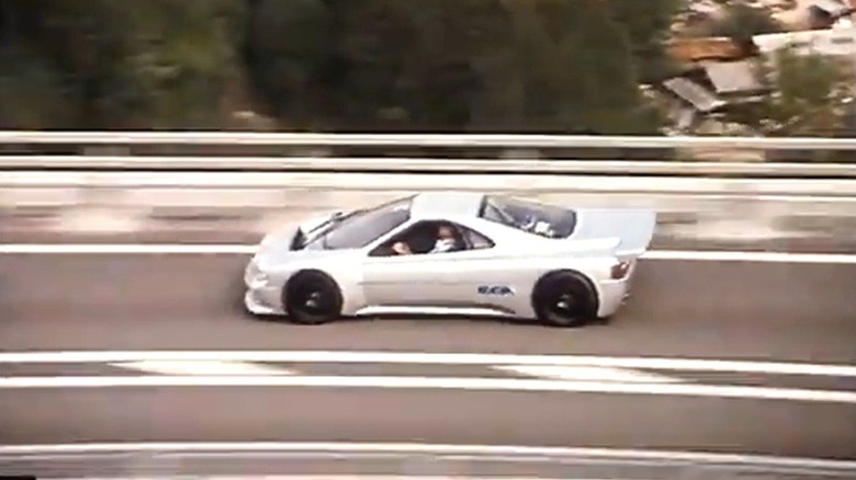 Peugeot Oxia driving