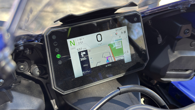 2026 Yamaha YZF-R7 Garmin StreetCross navigation app