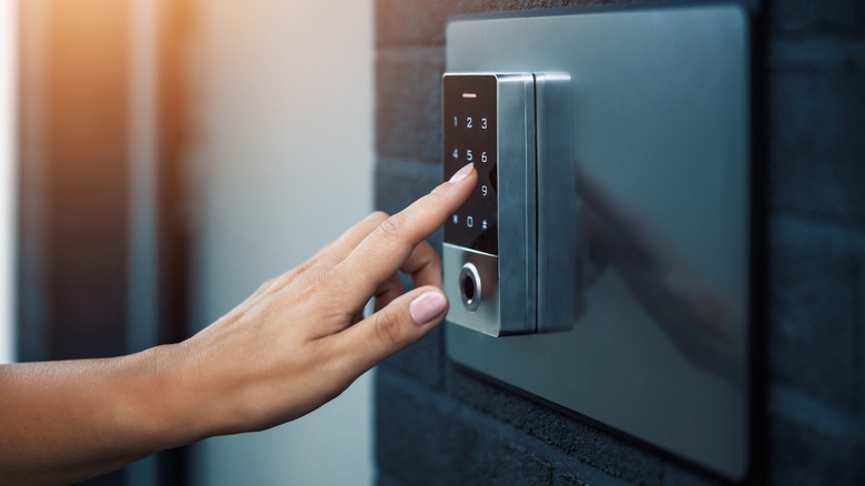 Door alarm