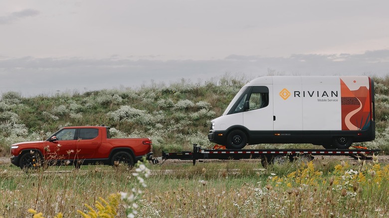 Rivian R1T towing trailer