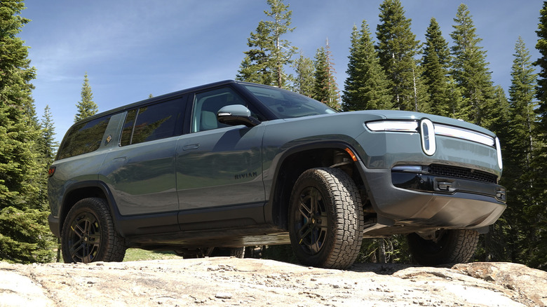2026 Rivian R1S