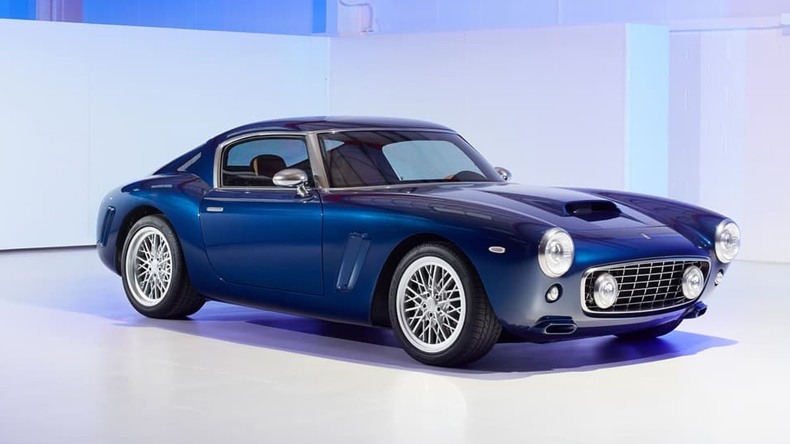 A distância entre eixos curta da RML está pronta para homenagear os clássicos da Ferrari