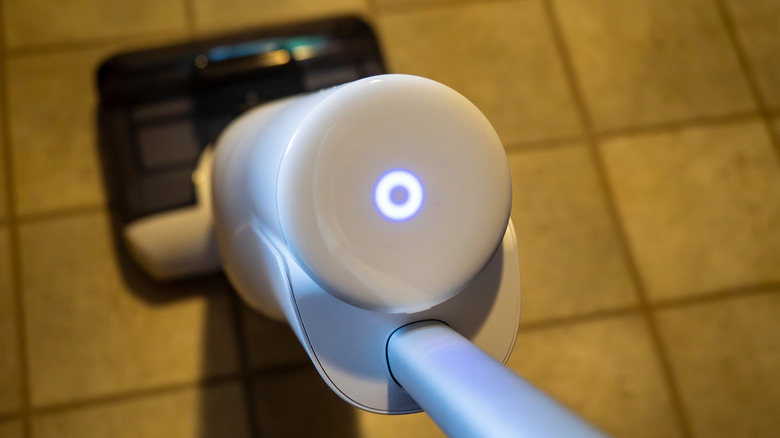 Roborock FT25 RT's status indicator light