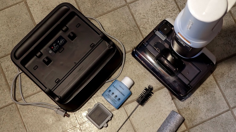 Roborock FT25 RT with all of its accessories