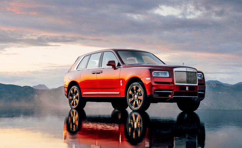 Rolls Royce Cullinan (2019) - The Best Luxury SUV! 