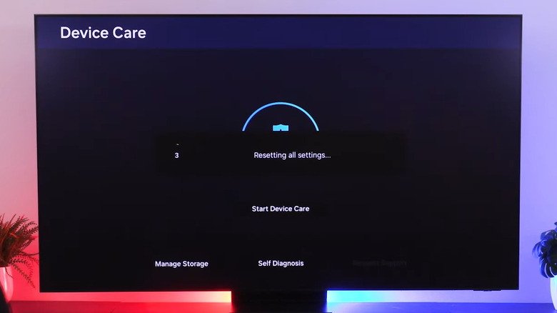 Samsung TV showing resetting smart TV hub screen