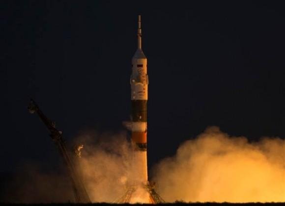 121219-space-soyuz-450a.grid-8x2-580x438