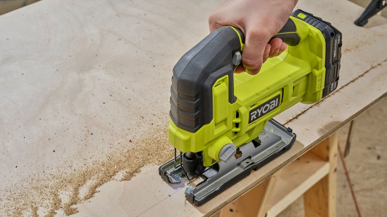 Ryobi jig saw in action
