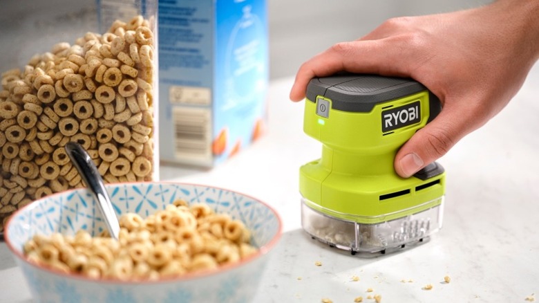 ryobi usb vacuum picking up cereal