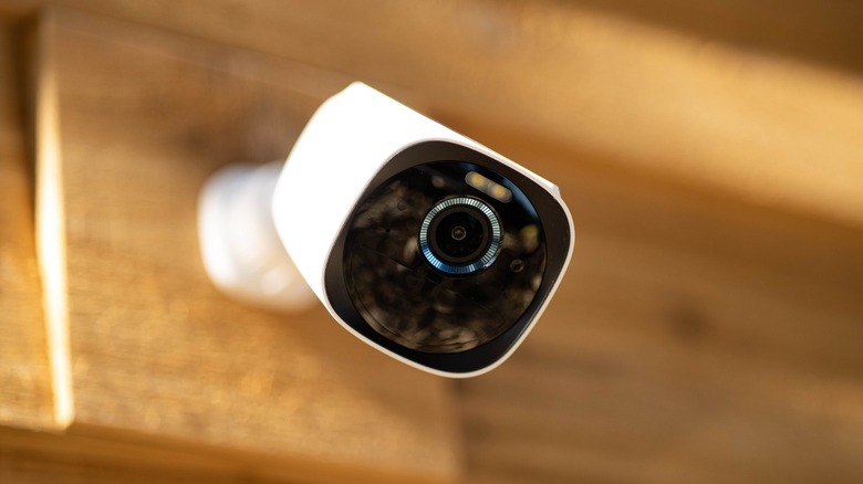 4K AI-Powered Security Cameras : eufy E330 eufyCam