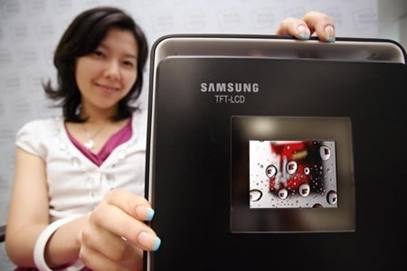 Samsung's 3-inch VGA LCD for Digital Camera
