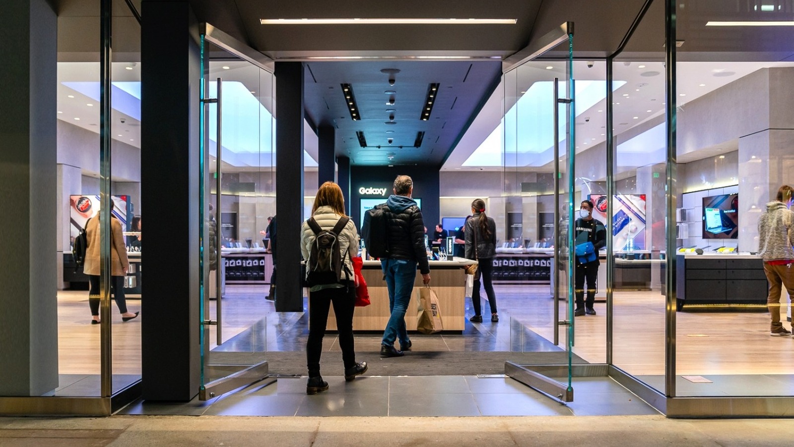 Samsung adota reparos de telefone DIY com a colaboração iFixit Samsung adota reparos de telefone DIY com a colaboração iFixit