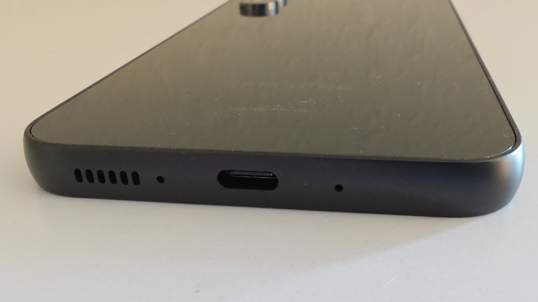 Samsung Galaxy A54 charging port