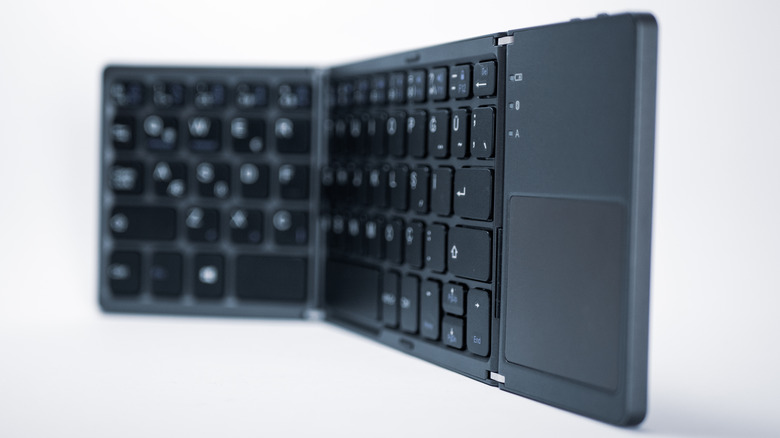 Folding Bluetooth keyboard